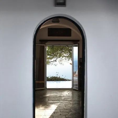 Heleni Vouliagmeni Lake