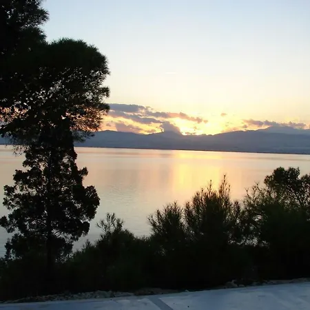 Heleni Vouliagmeni Lake